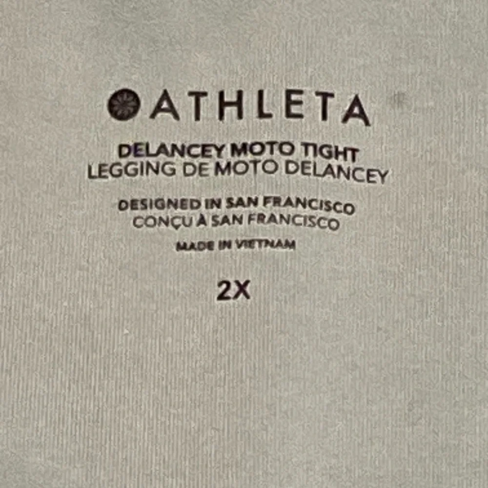 Athleta Delancey Moto Tight Leggings size 2X color sage
BIN #11 - Picture 2 of 6